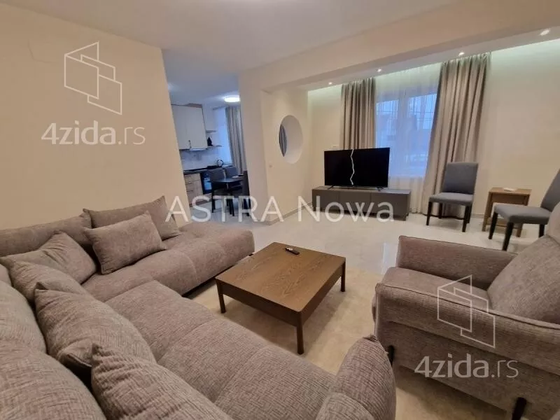 Sedmosoban stan | 4zida