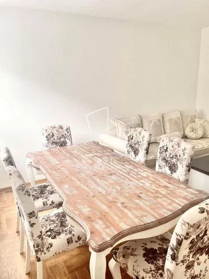 Gospodara Vučića | 4zida.rs