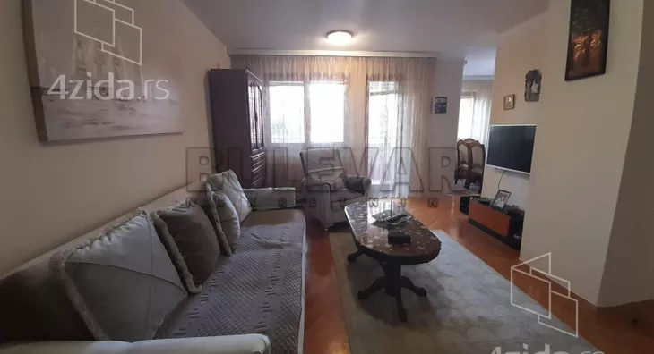 Troiposoban stan | 4zida