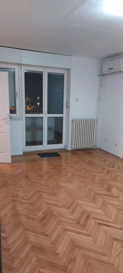 Crveni Krst Vračar | 4zida.rs