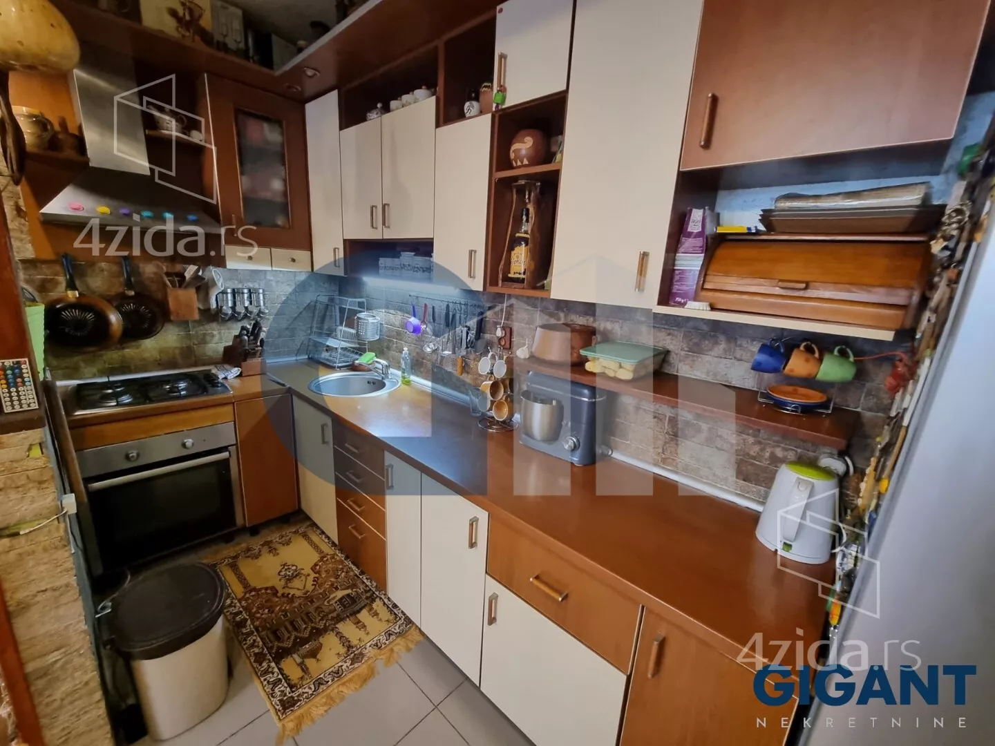 Troiposoban stan | 4zida