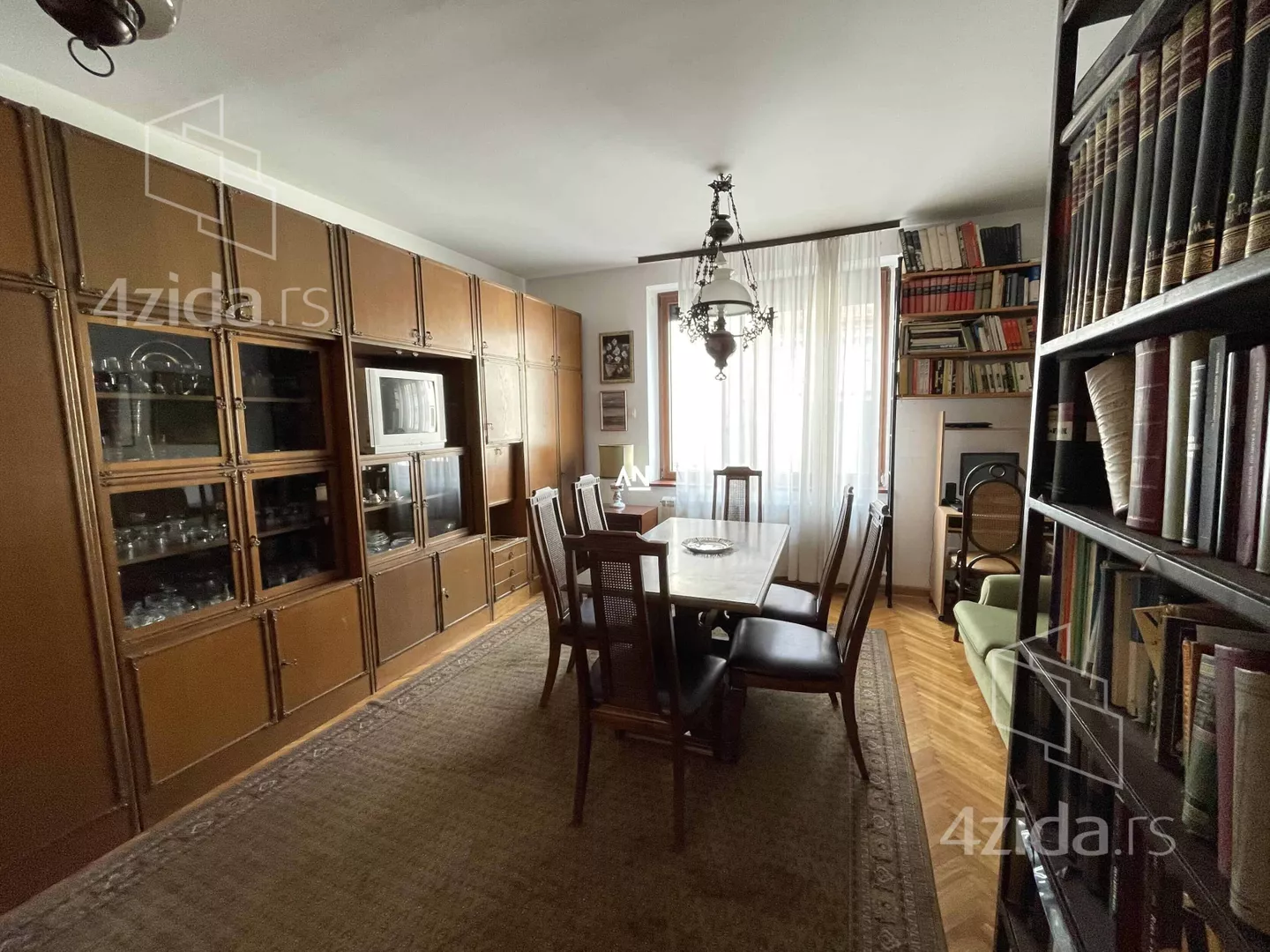 Troiposoban stan | 4zida