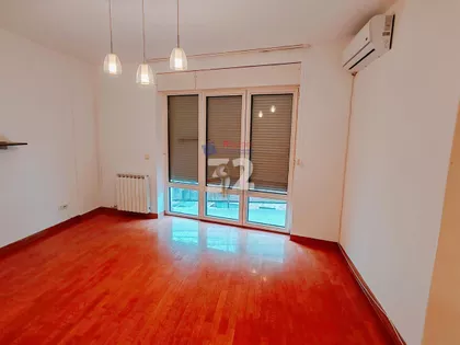 Patrijarha Varnave | 4zida.rs