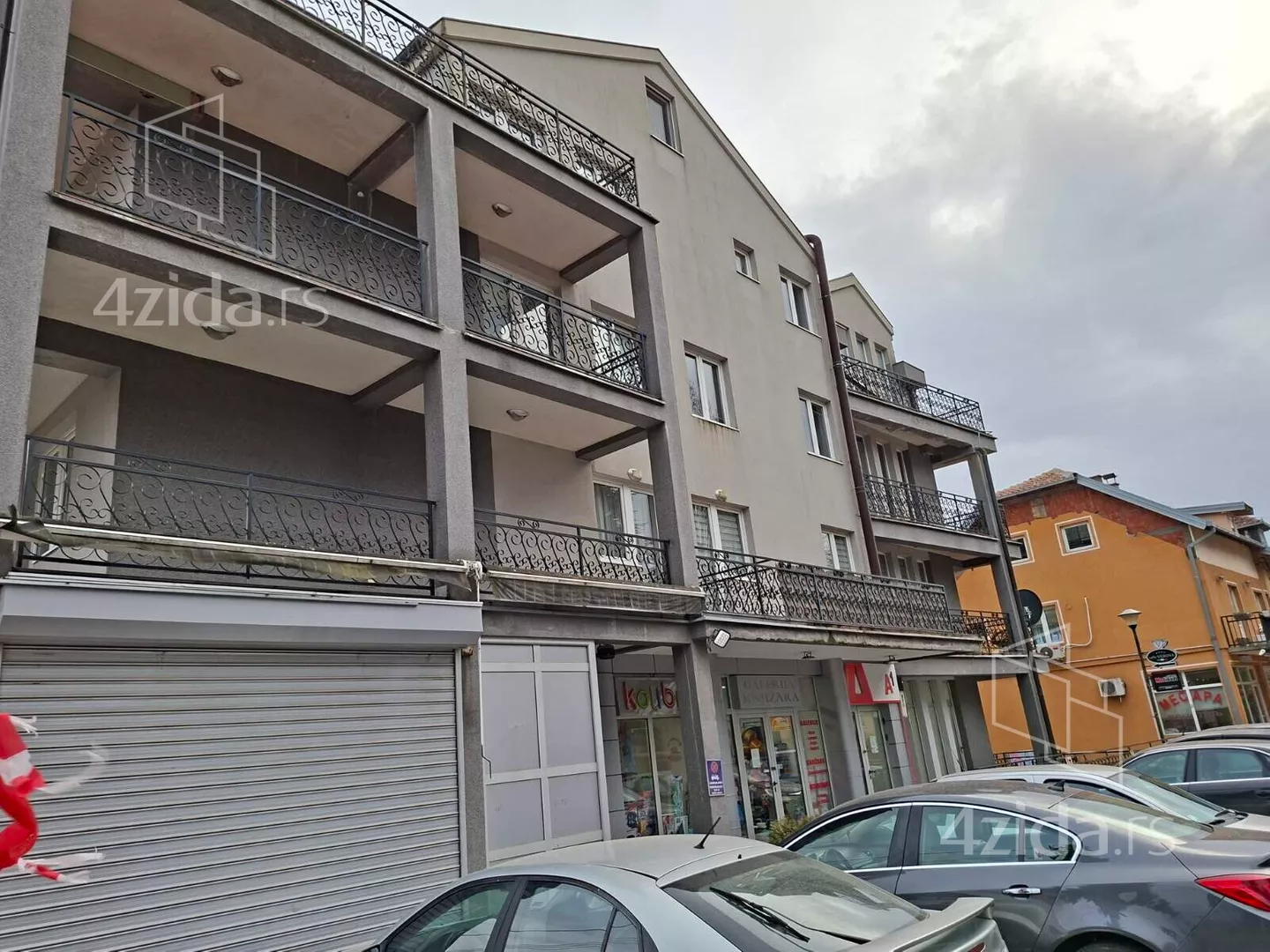 Jednoiposoban stan | 4zida