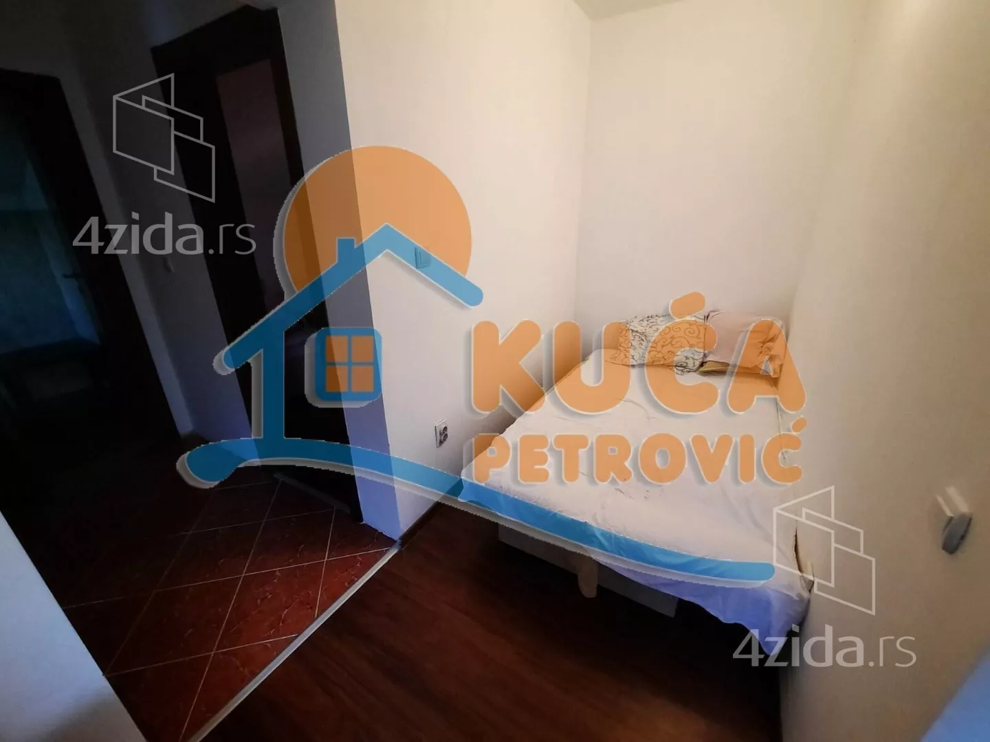 Lokal | 4zida
