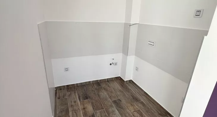 Šestosoban stan | 4zida