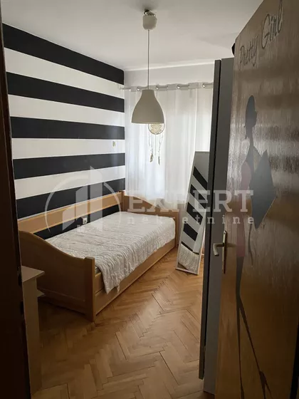 Nade Tomić | 4zida.rs