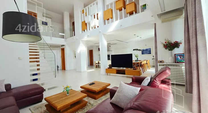 Sedmosoban stan | 4zida