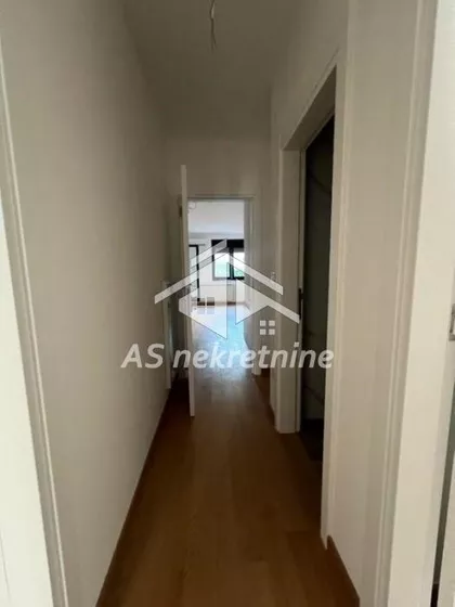 Autokomanda | 4zida.rs