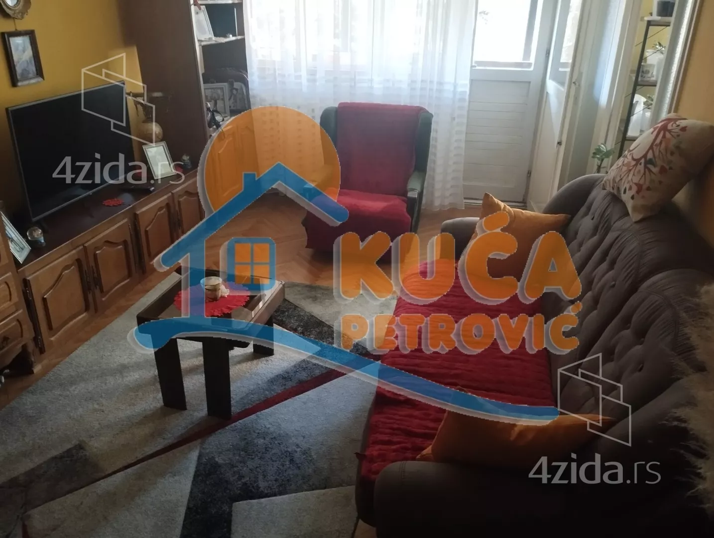 Jednoiposoban stan | 4zida