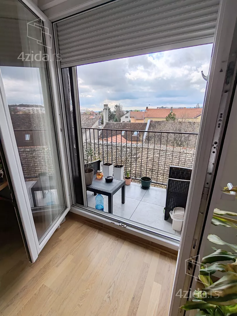 Petosoban stan | 4zida