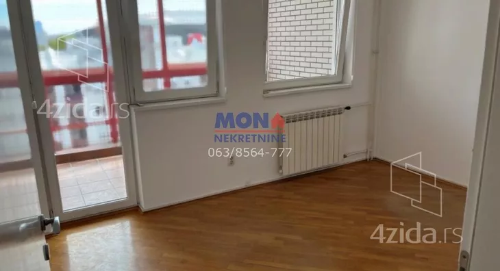 Šestosoban stan | 4zida