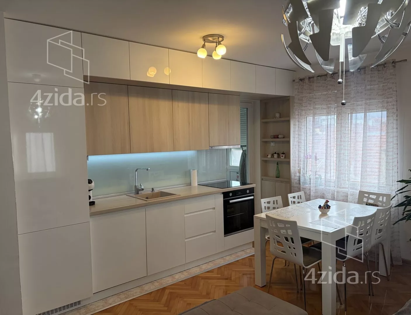 Dvoiposoban stan | 4zida