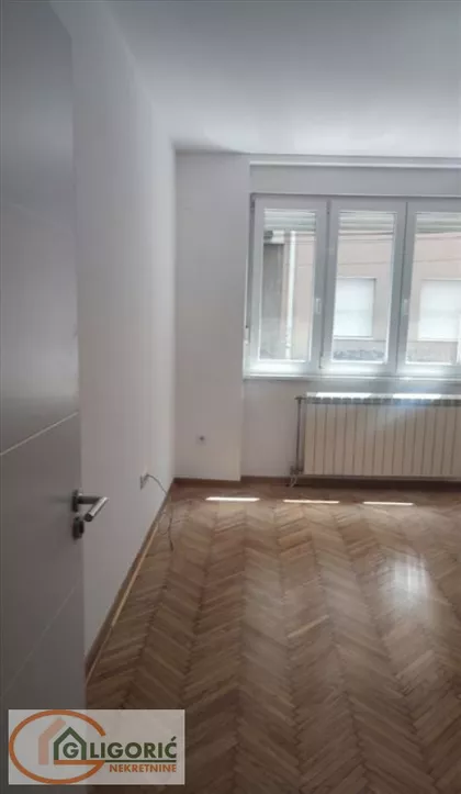 Crveni Krst Vračar | 4zida.rs