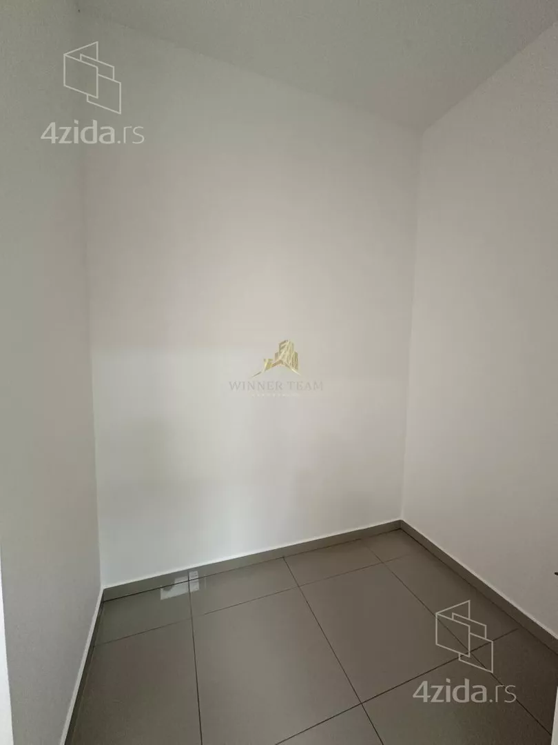 Lokal | 4zida
