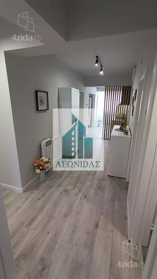 Četvoroiposoban stan | 4zida