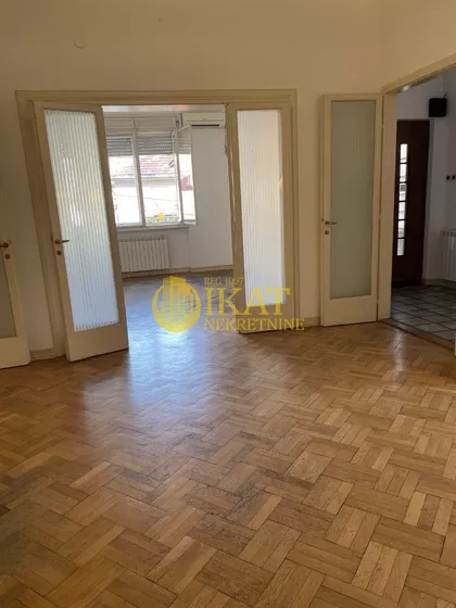 Sitnička | 4zida.rs