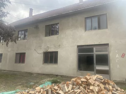 Male Pčelice | 4zida.rs