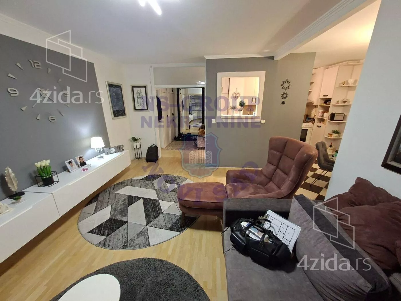 Troiposoban stan | 4zida