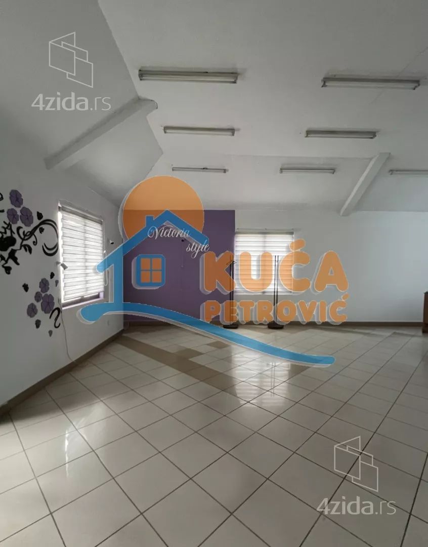 Lokal | 4zida