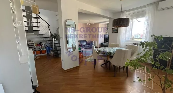 Četvoroiposoban stan | 4zida