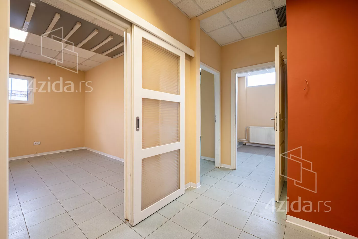 Poslovna zgrada | 4zida