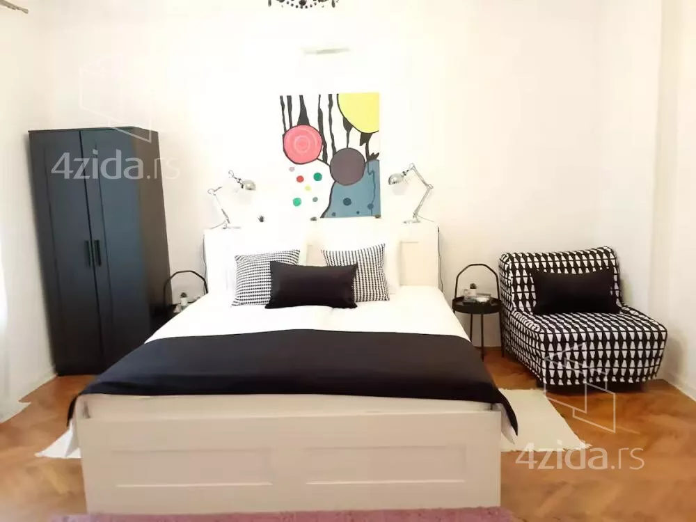 Četvoroiposoban stan | 4zida