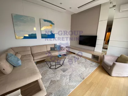 Heroja Pinkija | 4zida.rs