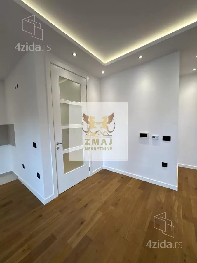 Šestosoban stan | 4zida