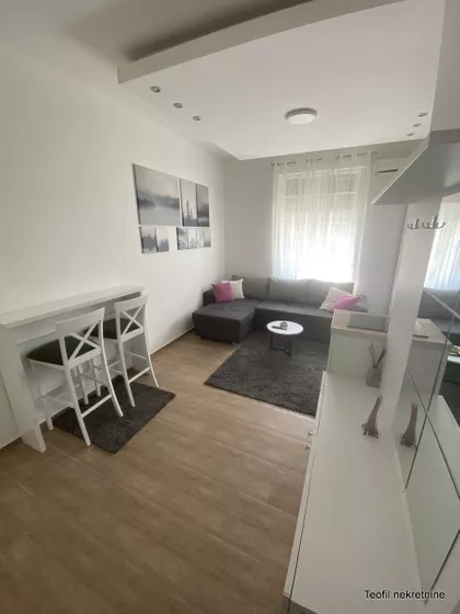 Karađorđeva | 4zida.rs