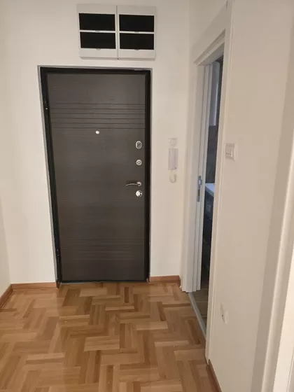 Crveni Pevac | 4zida.rs