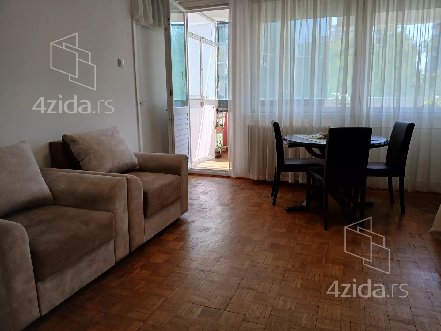Troiposoban stan | 4zida