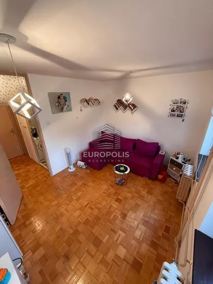 Milana Vujaklije | 4zida.rs