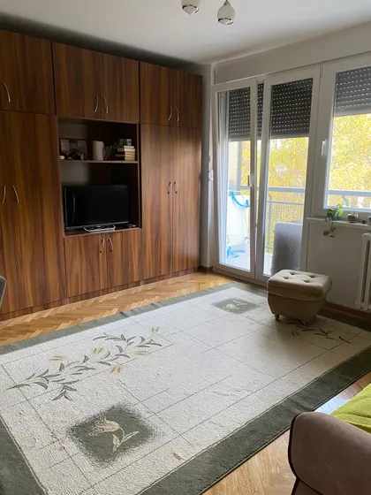 Radnička 36 | 4zida.rs