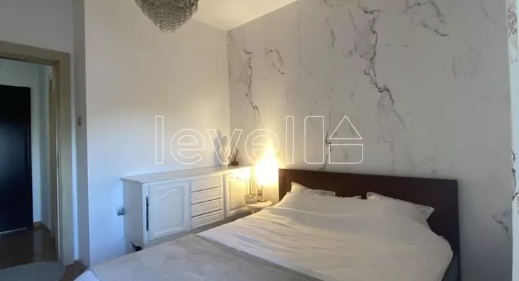 Šestosoban stan | 4zida