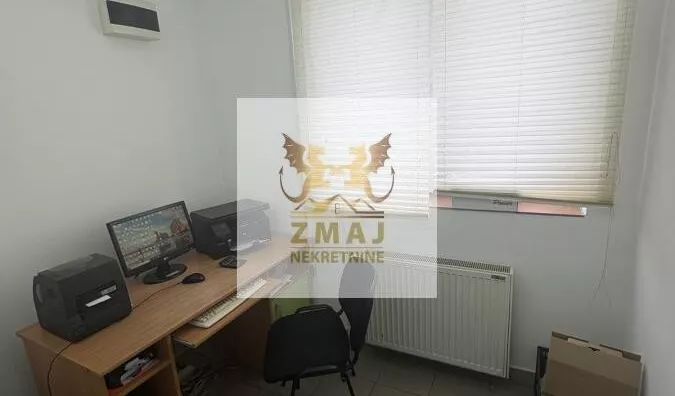 Poslovna zgrada | 4zida