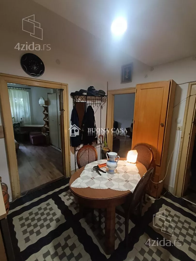 Troiposoban stan | 4zida