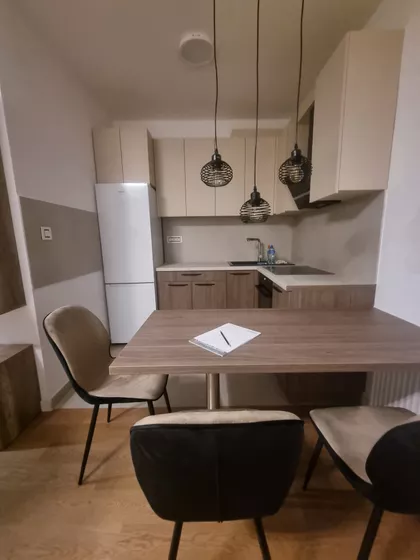 Heroja Pinkija | 4zida.rs