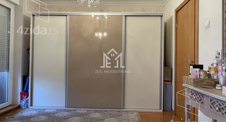 Četvoroiposoban stan | 4zida