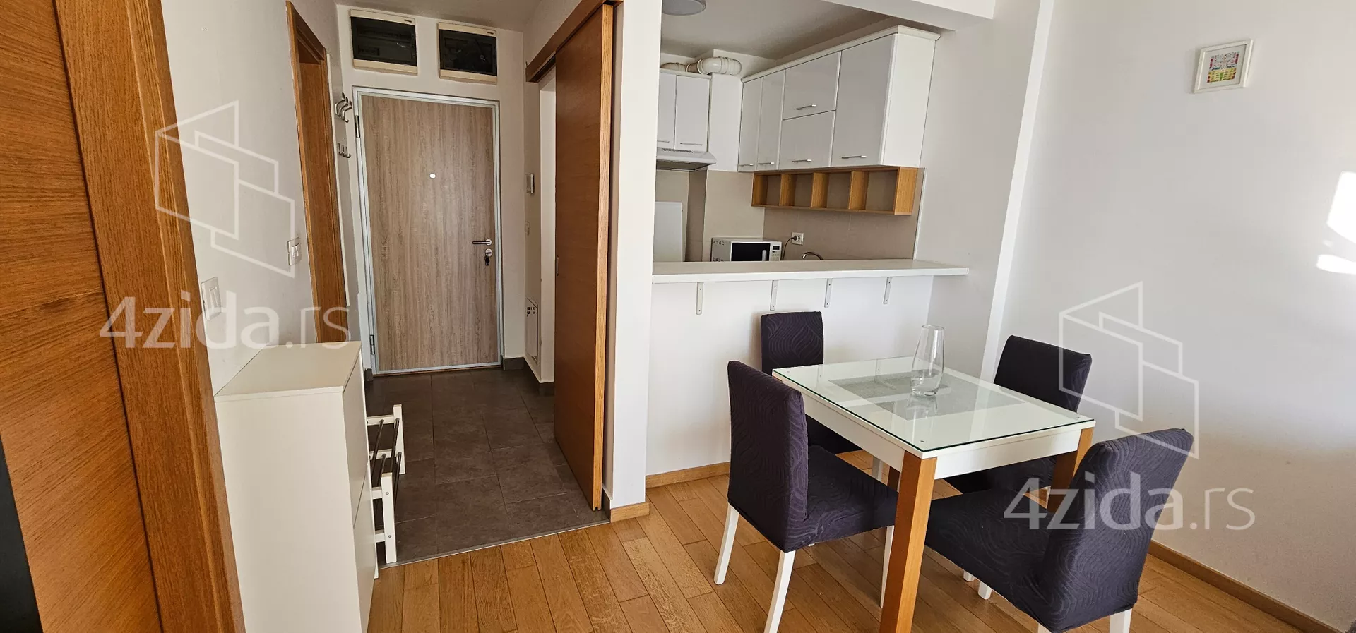 Jednoiposoban stan | 4zida