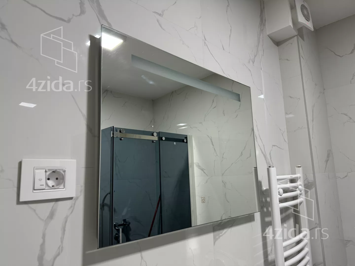 Četvoroiposoban stan | 4zida