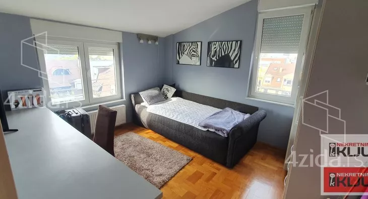 Šestosoban stan | 4zida