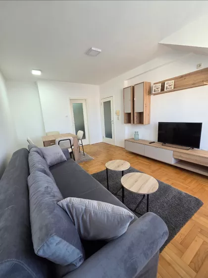 Janka Veselinovića 40 | 4zida.rs