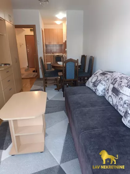 HADŽI RUVIMOVA | 4zida.rs