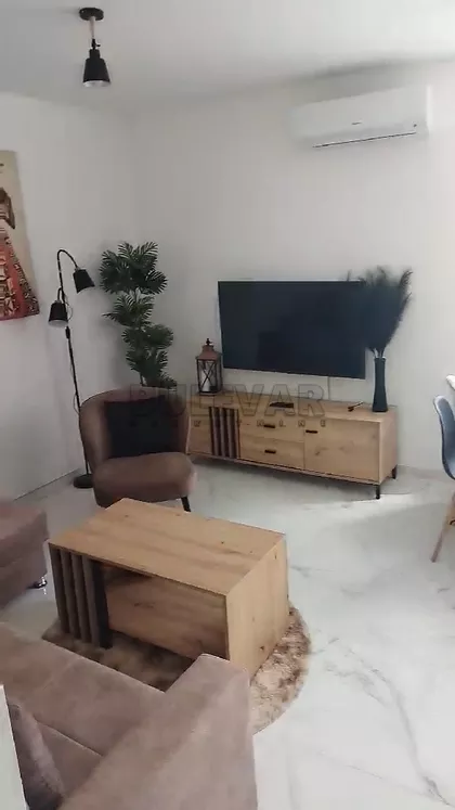 Cara Dušana | 4zida.rs