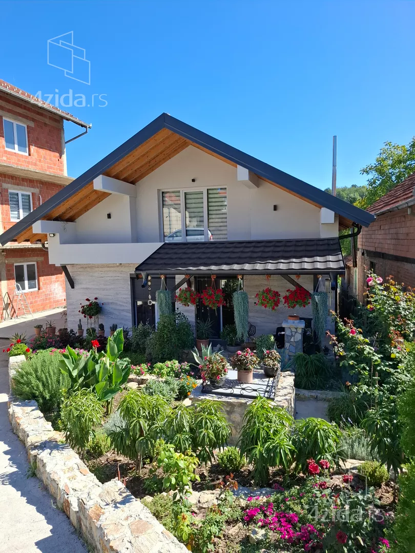 3-etažna kuća | 4zida