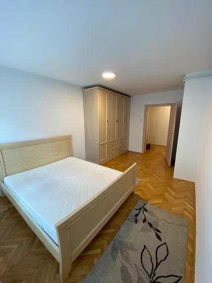 Pravni fakultet - Vračar | 4zida.rs