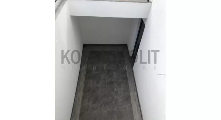 Lokal | 4zida
