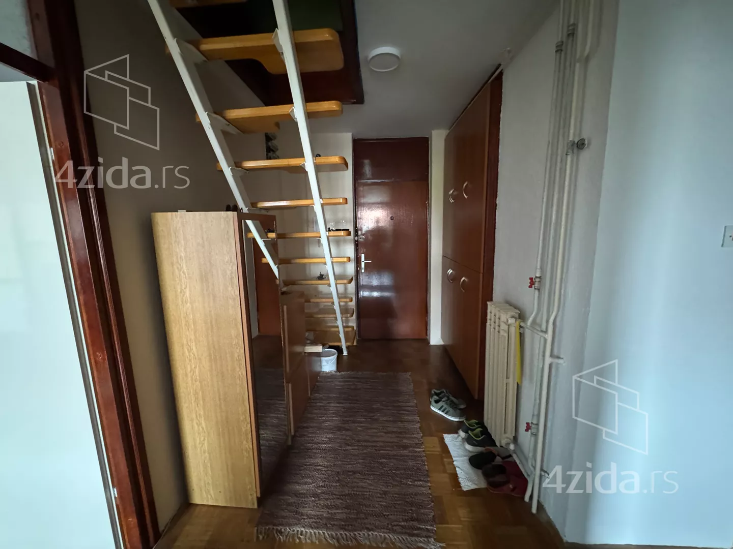 Troiposoban stan | 4zida