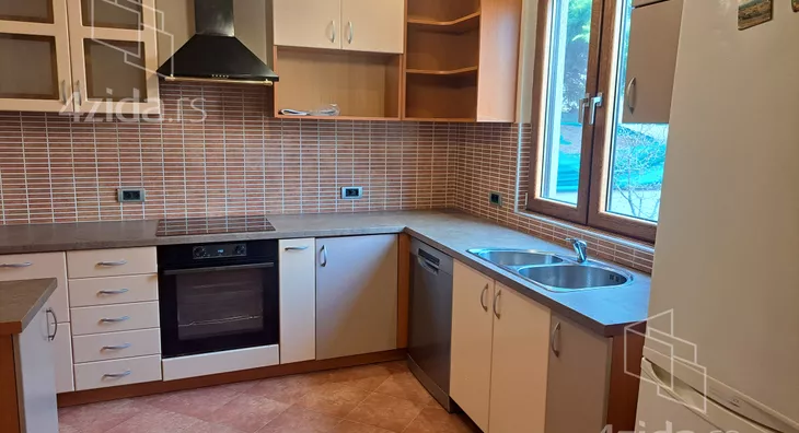 5-etažna kuća | 4zida